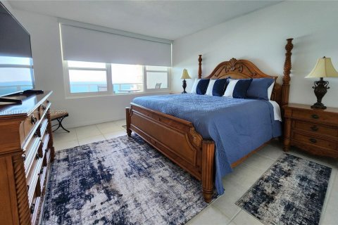 Снять в аренду кондоминиум в Холливуд, Флорида 2 спальни, 107.77м2, № 1936010 - фото 13