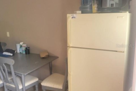 Propiedad comercial en venta en Palm Coast, Florida, 92.9 m2 № 1810368 - foto 2