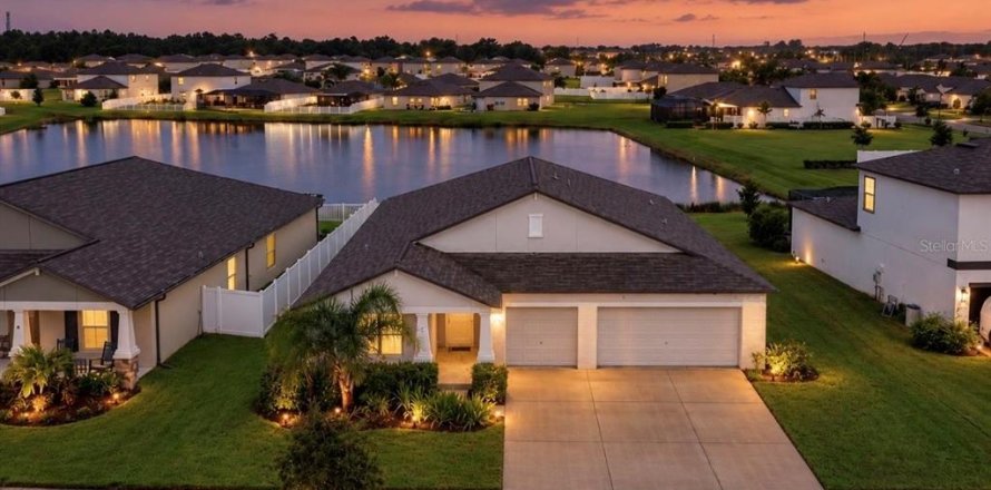 Casa en Riverview, Florida 4 dormitorios, 237.55 m2 № 2410068