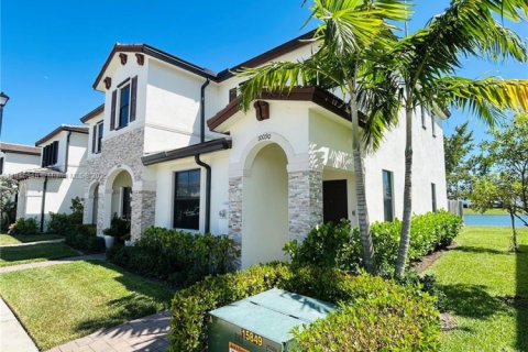 Townhouse in Miami, Florida 3 bedrooms, 123.37 sq.m. № 1890423 - photo 2