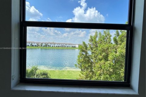 Townhouse in Miami, Florida 3 bedrooms, 123.37 sq.m. № 1890423 - photo 30