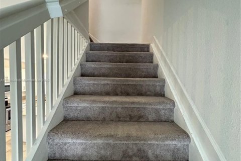 Townhouse in Miami, Florida 3 bedrooms, 123.37 sq.m. № 1890423 - photo 28