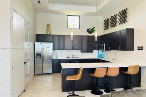 Townhouse in Miami, Florida 3 bedrooms, 123.37 sq.m. № 1890423 - photo 6