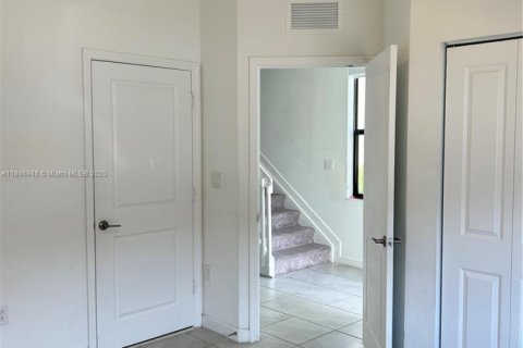 Townhouse in Miami, Florida 3 bedrooms, 123.37 sq.m. № 1890423 - photo 26