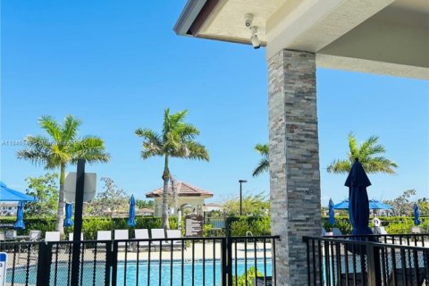 Townhouse in Miami, Florida 3 bedrooms, 123.37 sq.m. № 1890423 - photo 9