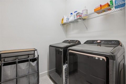 Купить виллу или дом в Маскотт, Флорида 7 комнат, 157.56м2, № 2410658 - фото 22