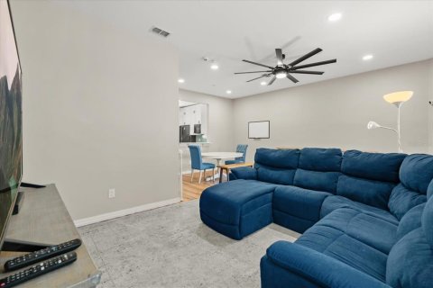 Townhouse in Davenport, Florida 3 bedrooms, 135.36 sq.m. № 1576667 - photo 13