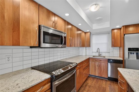 Condo in Mount Dora, Florida, 3 bedrooms № 2148041 - photo 12