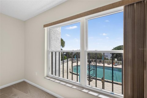 Condo in Mount Dora, Florida, 3 bedrooms № 2148041 - photo 18