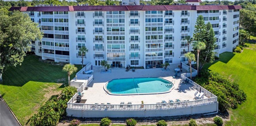 Condo in Mount Dora, Florida, 3 bedrooms № 2148041