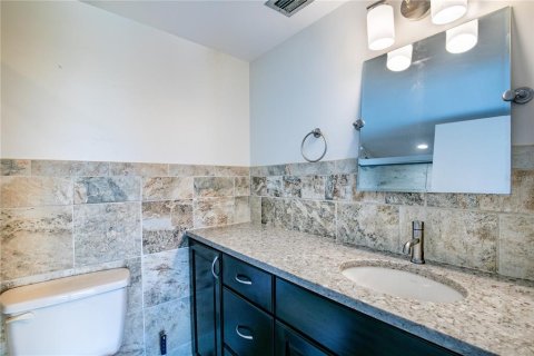 Condo in Mount Dora, Florida, 3 bedrooms № 2148041 - photo 19