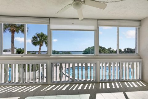 Condo in Mount Dora, Florida, 3 bedrooms № 2148041 - photo 6