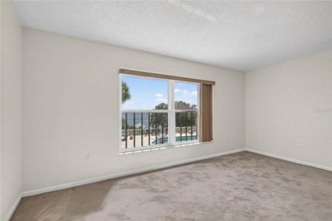 Condo in Mount Dora, Florida, 3 bedrooms № 2148041 - photo 26