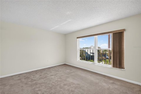 Condo in Mount Dora, Florida, 3 bedrooms № 2148041 - photo 25