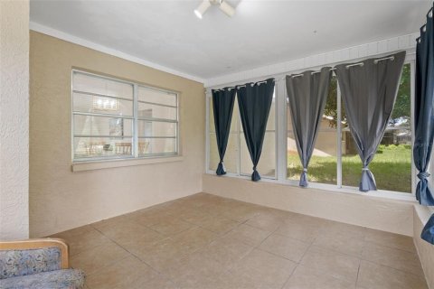 House in New Port Richey, Florida 2 bedrooms, 128.95 sq.m. № 2198573 - photo 20