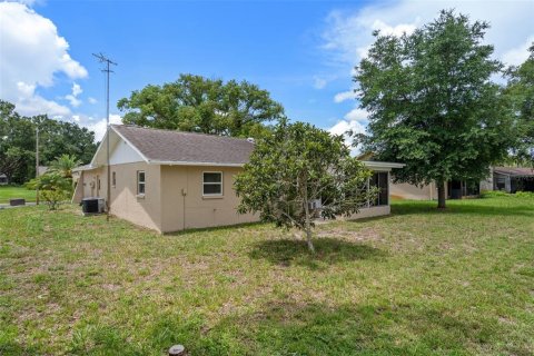 House in New Port Richey, Florida 2 bedrooms, 128.95 sq.m. № 2198573 - photo 21