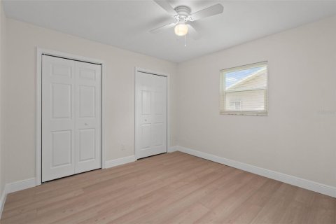 House in New Port Richey, Florida 2 bedrooms, 128.95 sq.m. № 2198573 - photo 14