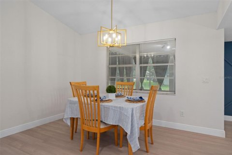 House in New Port Richey, Florida 2 bedrooms, 128.95 sq.m. № 2198573 - photo 6