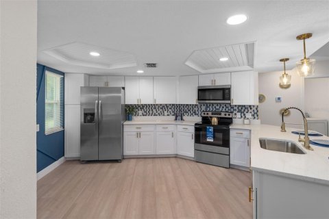 House in New Port Richey, Florida 2 bedrooms, 128.95 sq.m. № 2198573 - photo 8