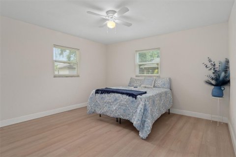 House in New Port Richey, Florida 2 bedrooms, 128.95 sq.m. № 2198573 - photo 11