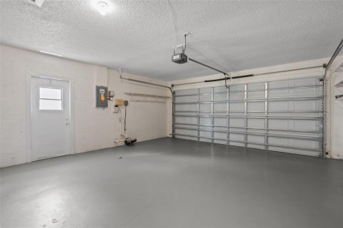House in New Port Richey, Florida 2 bedrooms, 128.95 sq.m. № 2198573 - photo 19