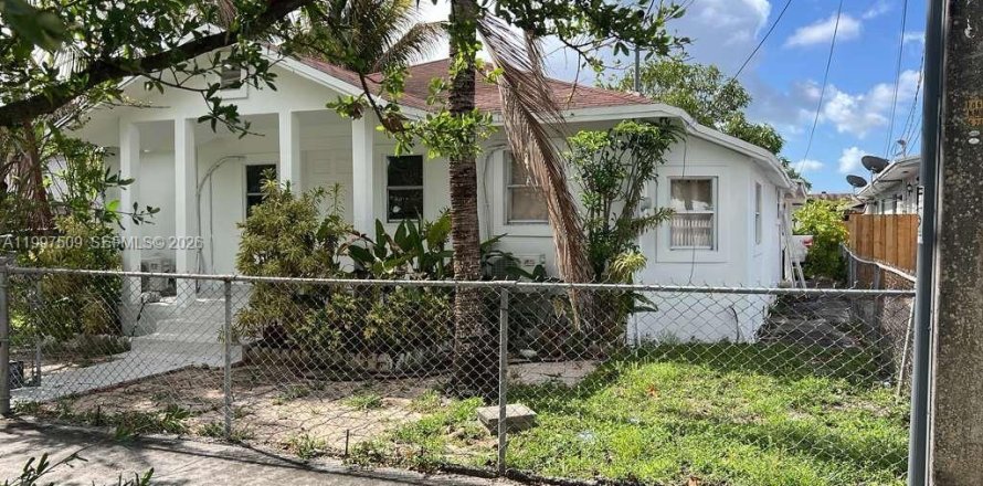 Коммерческая недвижимость в Майами, Флорида 145.3м2 № 2060796