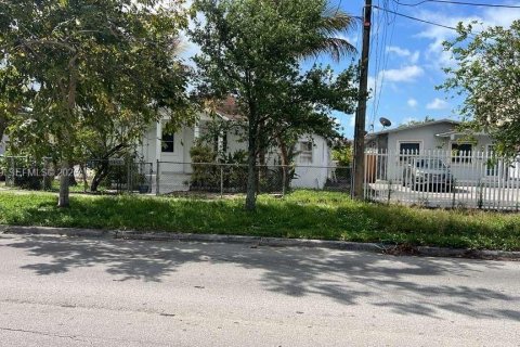 Купить коммерческую недвижимость в Майами, Флорида 145.3м2, № 2060796 - фото 7