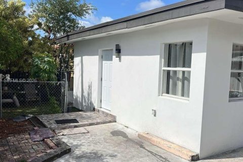 Купить коммерческую недвижимость в Майами, Флорида 145.3м2, № 2060796 - фото 6