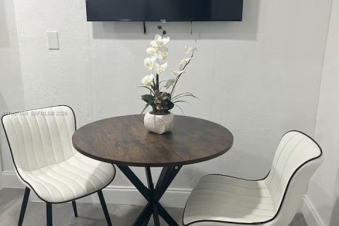 Купить коммерческую недвижимость в Майами, Флорида 145.3м2, № 2060796 - фото 9