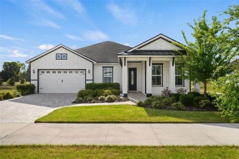 House in Gainesville, Florida 3 bedrooms, 183.85 sq.m. № 2117104