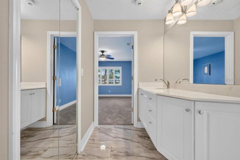 Condo in Port Orange, Florida, 3 bedrooms № 2197857 - photo 23