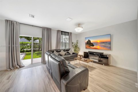 House in Homestead, Florida 4 bedrooms, 246.66 sq.m. № 2185993 - photo 26