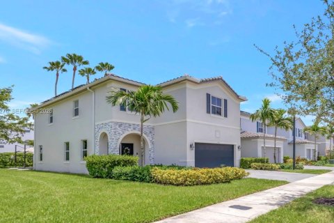 House in Homestead, Florida 4 bedrooms, 246.66 sq.m. № 2185993