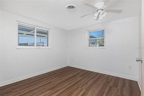 House in Englewood, Florida 2 bedrooms, 109.25 sq.m. № 1657553 - photo 23