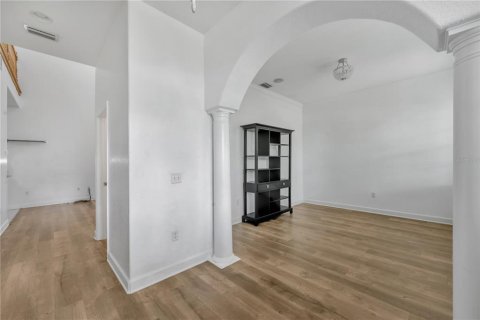 Снять в аренду виллу или дом в Брэндон, Флорида 8 комнат, 316.15м2, № 2232483 - фото 8