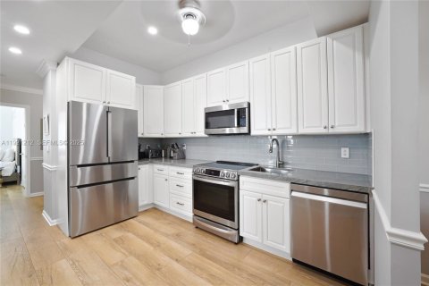 Купить кондоминиум в Майами-Бич, Флорида 2 спальни, 91.23м2, № 1984191 - фото 12