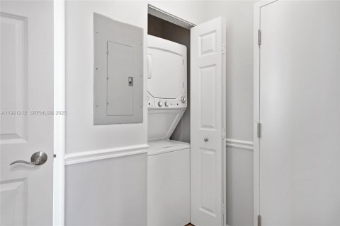 Купить кондоминиум в Майами-Бич, Флорида 2 спальни, 91.23м2, № 1984191 - фото 25