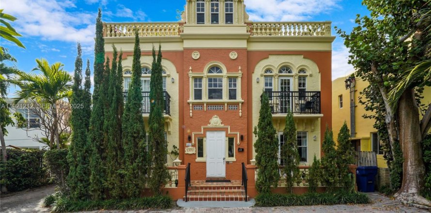 Кондоминиум с 2 спальнями в Майами-Бич, Флорида № 1984191