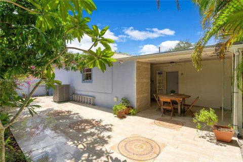 House in Miami, Florida 3 bedrooms, 159.05 sq.m. № 1832266 - photo 27