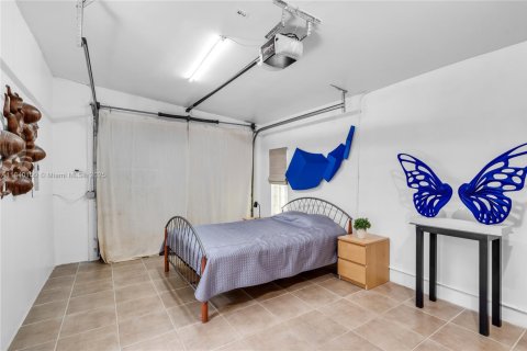 House in Miami, Florida 3 bedrooms, 159.05 sq.m. № 1832266 - photo 22