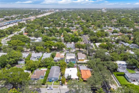 House in Miami, Florida 3 bedrooms, 159.05 sq.m. № 1832266 - photo 30