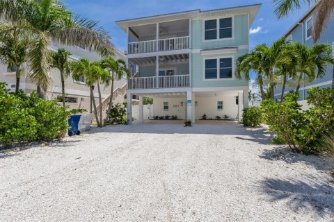House in Bradenton Beach, Florida 5 bedrooms, 217.58 sq.m. № 1824910 - photo 5