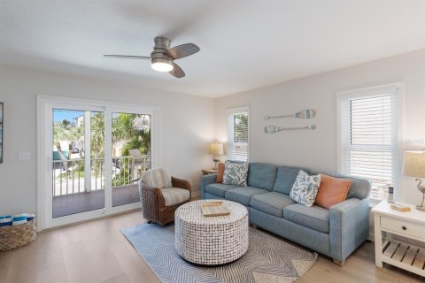 House in Bradenton Beach, Florida 5 bedrooms, 217.58 sq.m. № 1824910 - photo 6