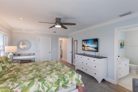 House in Bradenton Beach, Florida 5 bedrooms, 217.58 sq.m. № 1824910 - photo 29