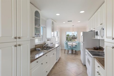 House in Bradenton Beach, Florida 5 bedrooms, 217.58 sq.m. № 1824910 - photo 24