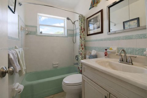Villa ou maison à vendre à Fort Lauderdale, Floride: 3 chambres, 139.17 m2 № 2179082 - photo 28