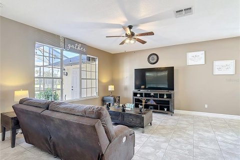 Casa en venta en Kissimmee, Florida, 5 dormitorios, 317.35 m2 № 1816961 - foto 23