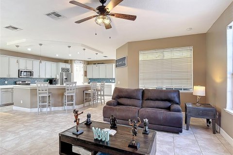 Casa en venta en Kissimmee, Florida, 5 dormitorios, 317.35 m2 № 1816961 - foto 26
