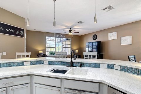 Casa en venta en Kissimmee, Florida, 5 dormitorios, 317.35 m2 № 1816961 - foto 18