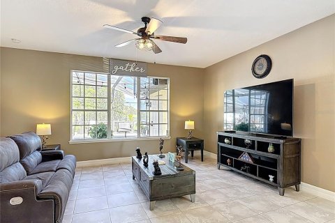 Casa en venta en Kissimmee, Florida, 5 dormitorios, 317.35 m2 № 1816961 - foto 24
